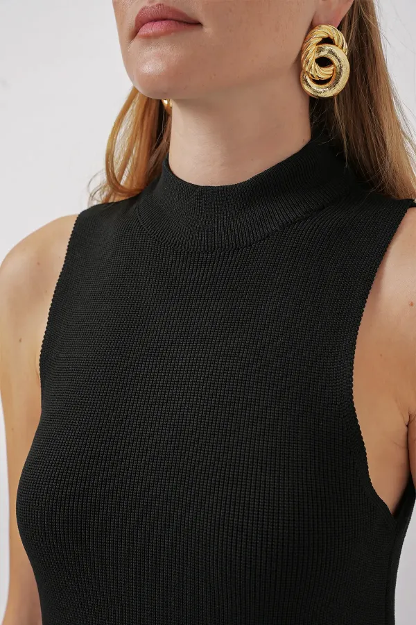 Robe mini sans manches en maille 15906 - Noire