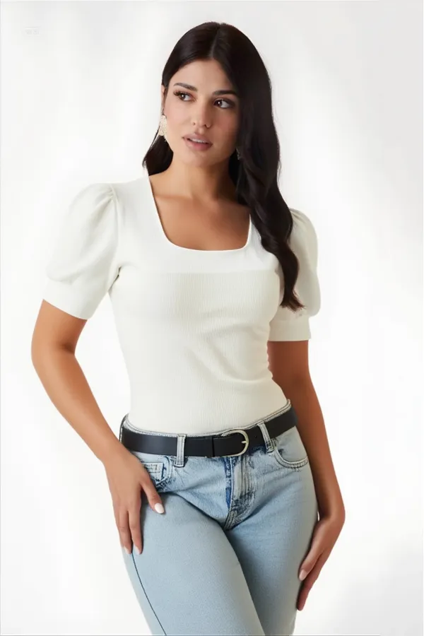 Kadın Beyaz Kare Yaka Örme Bluz HZL22W-BD104091