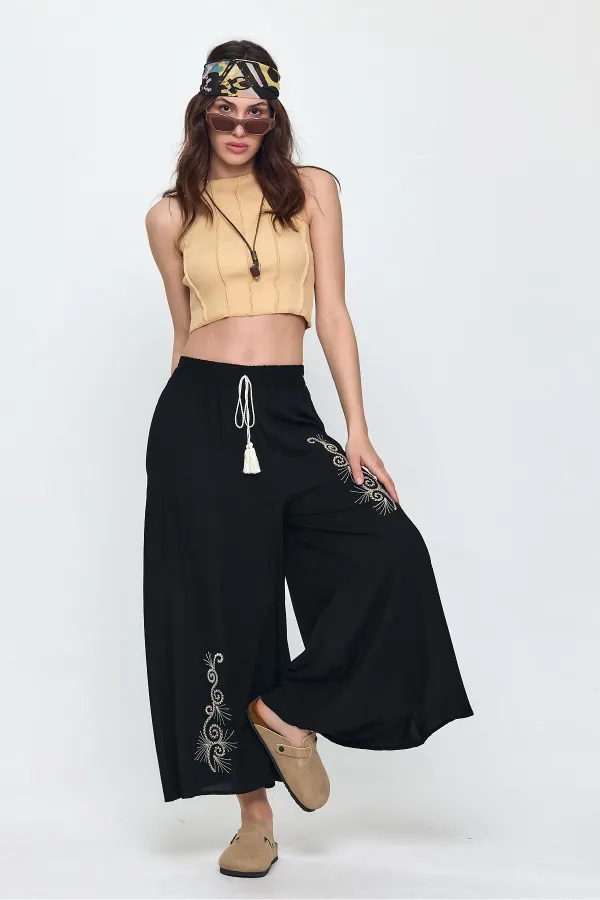 Kadın Siyah Beli Lastikli Nakış Detaylı Bol Kesim Viskon Pantolon HZL25S-VM10301