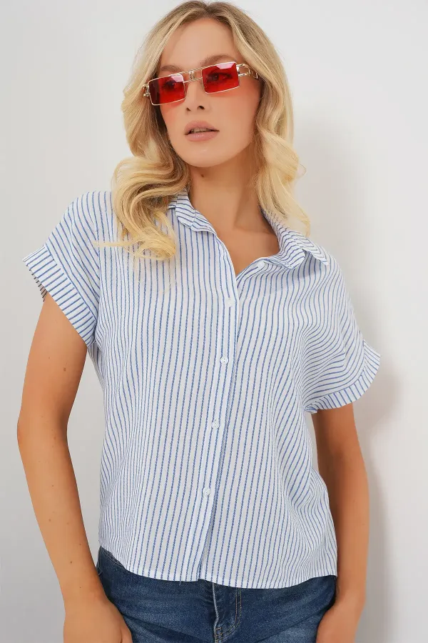 Chemise rayée à manches courtes pour femme 20324 - Bleue