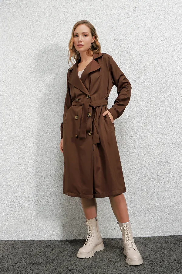 Kadın Kahverengi Kruvaze Yaka Kemerli Astarsız Mevsimlik Rahat Trençkot Hzl22s-bd158531