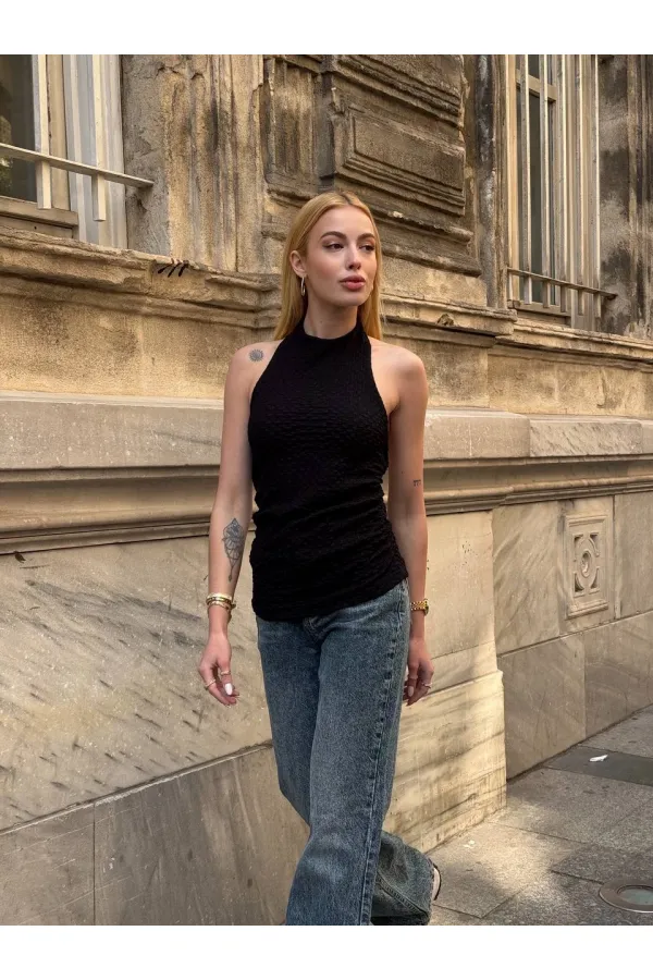 Kadın Siyah Boyundan Bağlamalı Gofre Kumaş Bluz HZL25S-ZK13631