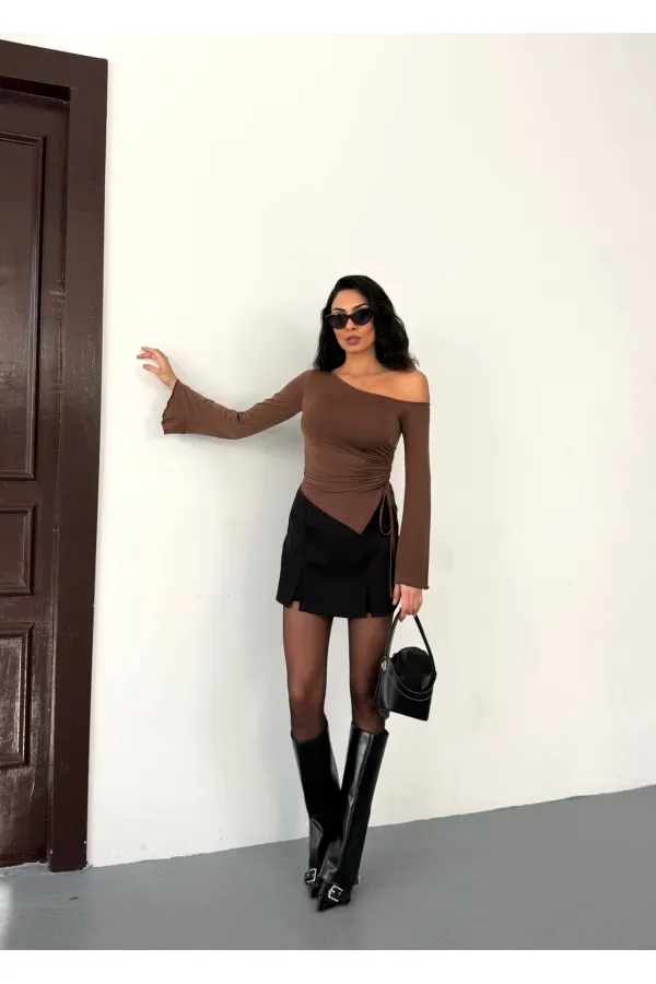 Kadın Kahve Asimetrik Kesim İspanyol Kol Beli Büzgülü Sandy Bluz HZL25W-FRY123591