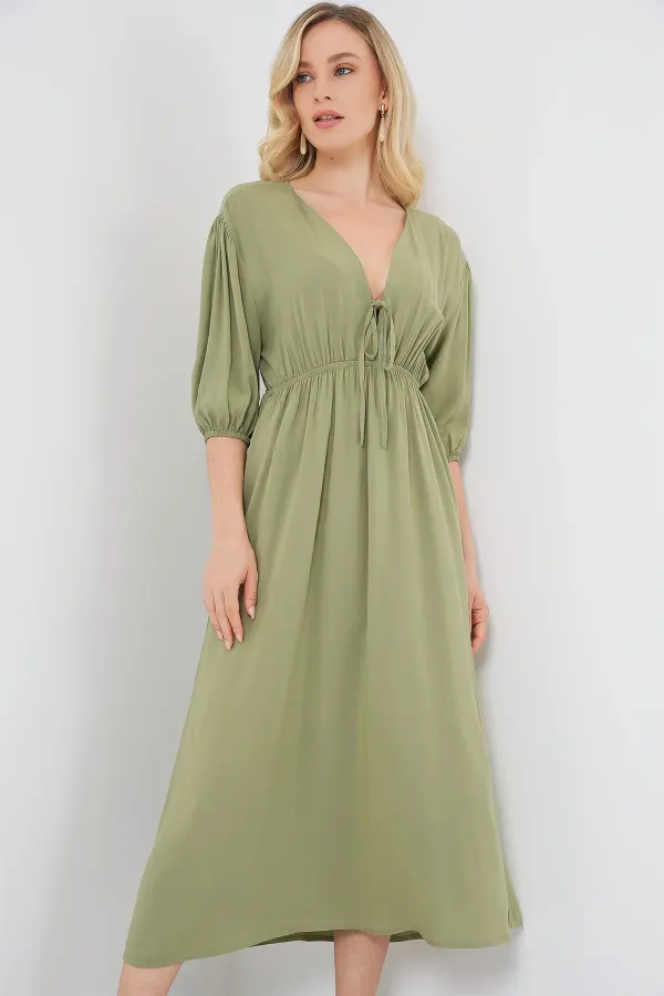 Robe 2570 pour femme, col en V froncé à la taille - Çağla