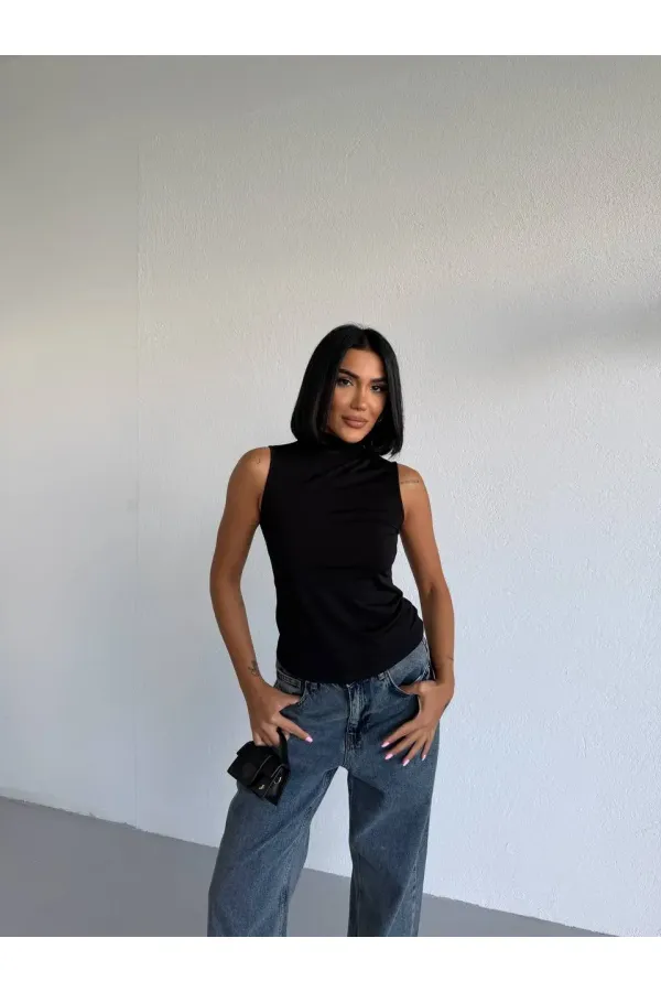 Women's Black Turtleneck Sleeveless Sandy Crop Blouse HZL26S-FRY123931 Women's Black Turtleneck Sleeveless Sandy Crop Blouse HZL26S-FRY123931