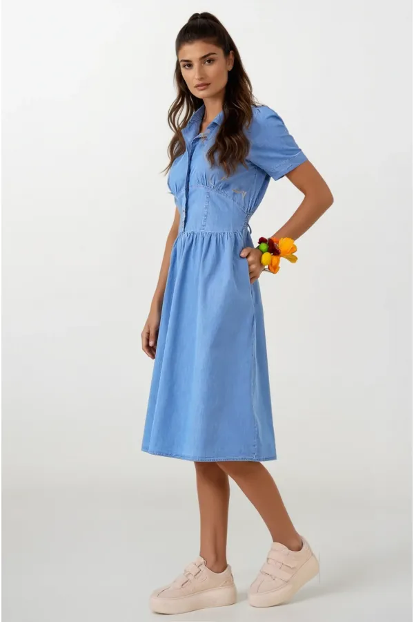 Kadın Açık Mavi Kısa Kollu Beli lastikli Yarım Düğmeli Göğüs Pensli Kot Elbise HZL22S-BD122101