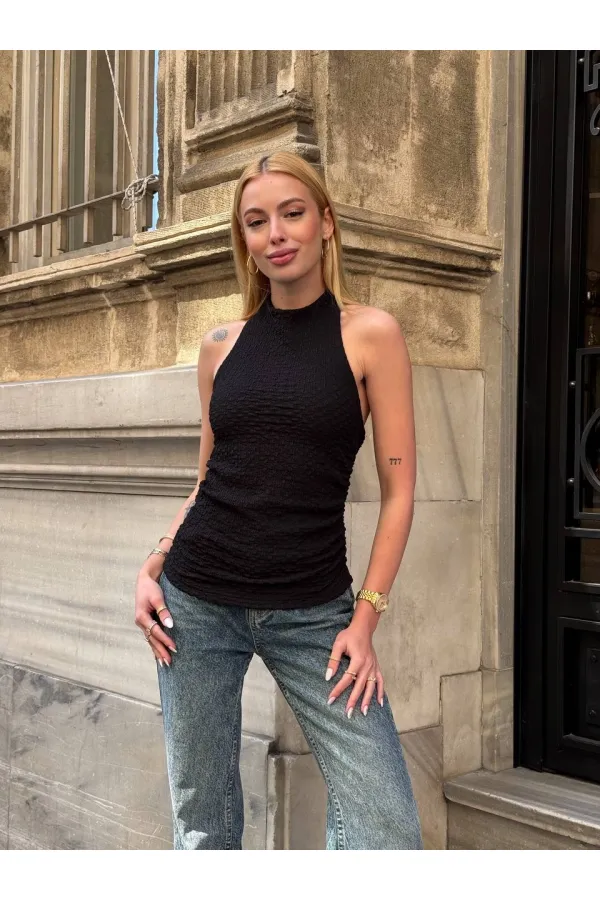 Kadın Siyah Boyundan Bağlamalı Gofre Kumaş Bluz HZL25S-ZK13631