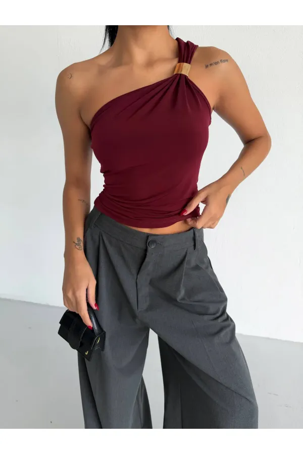 Kadın Bordo Tek Omuz Gold Metal Detaylı Sandy Bluz HZL26S-FRY123821