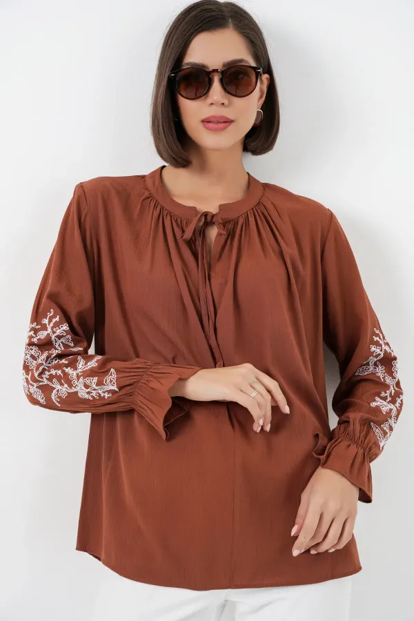 Chemisier brodé en maille pour femme 941 - Terracotta