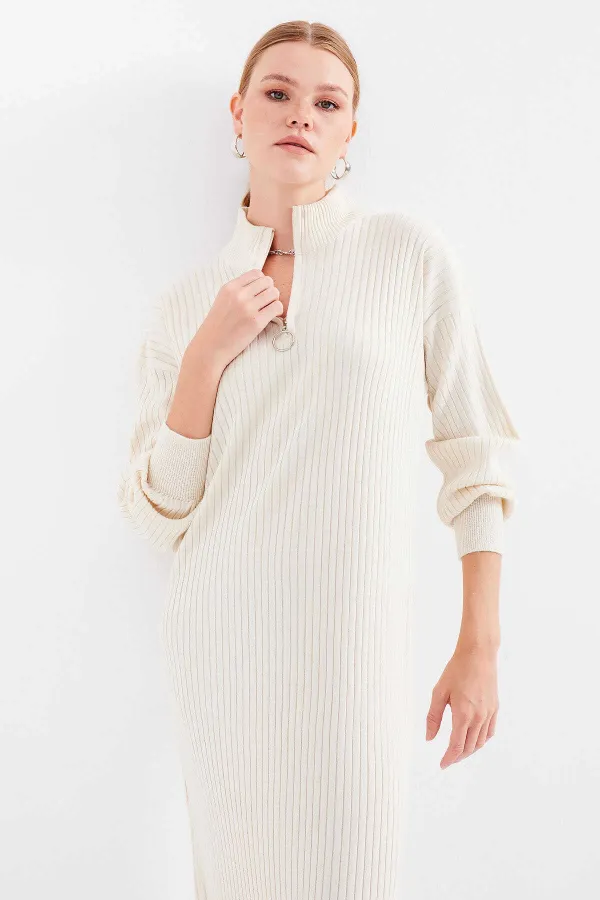 Robe longue en maille côtelée crème à col zippé pour femme HZL24W-BD1102271