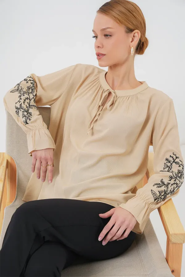 Kadın Nakışlı Örme Bluz 941 - Bej