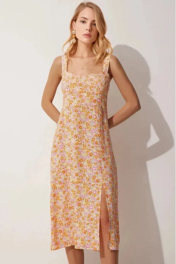 Kadın  Sarı Oranj Kare Yaka Çiçekli Yazlık Viskon Elbise HZL23S-BD122821