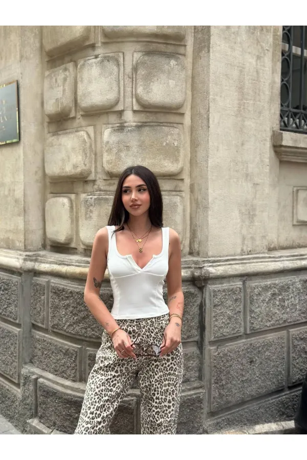 Kadın Beyaz Önü Çıt Çıt Kapamalı Crop HZL25S-ZK11671