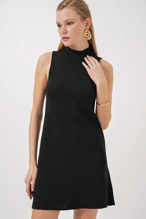 Robe mini sans manches en maille 15906 - Noire