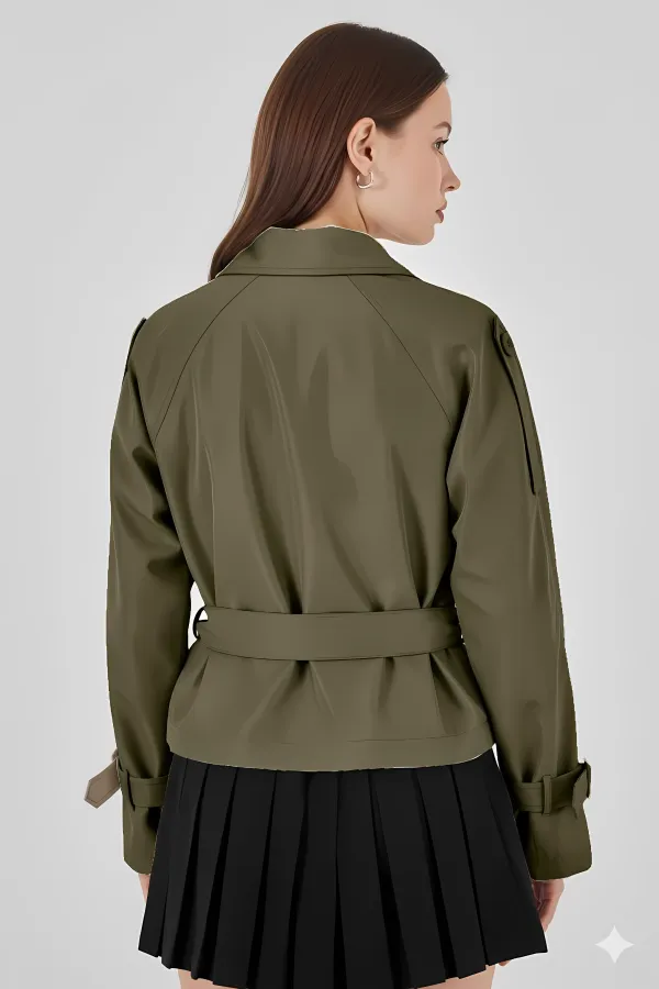 Trench-coat court kaki à double boutonnage et ceinture pour femme HZL25W-BD159701