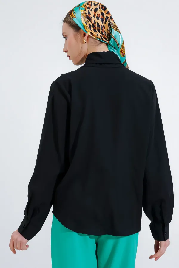 Chemisier drapé en satin noir à col cache-cœur pour femme 0492