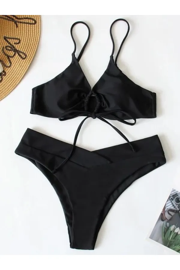 Kadın Siyah İp Detaylı Astarlı V Kesim Üçgen Bikini Takım HZL24S-LC2234