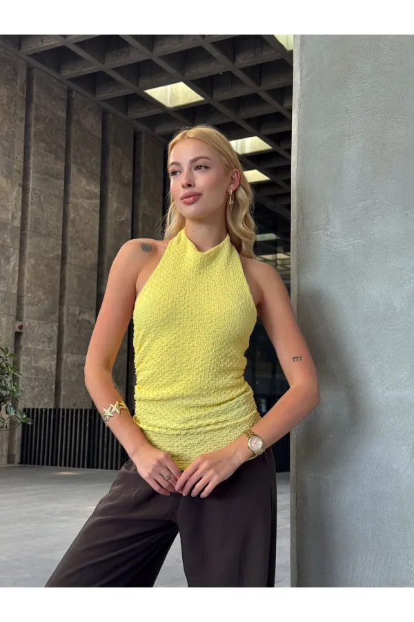 Kadın Sarı Boyundan Bağlamalı Gofre Kumaş Bluz HZL25S-ZK13631