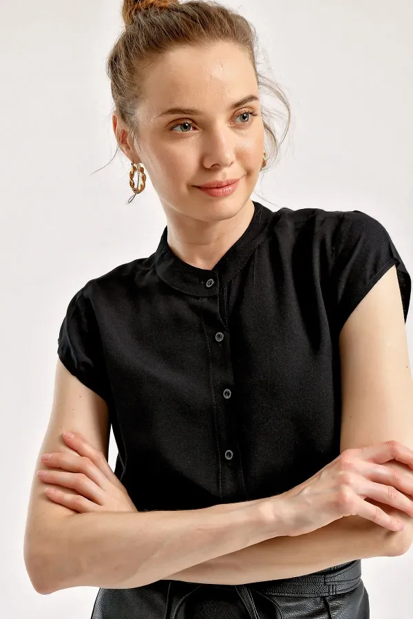 3711 Short-Sleeve Shirt - Black