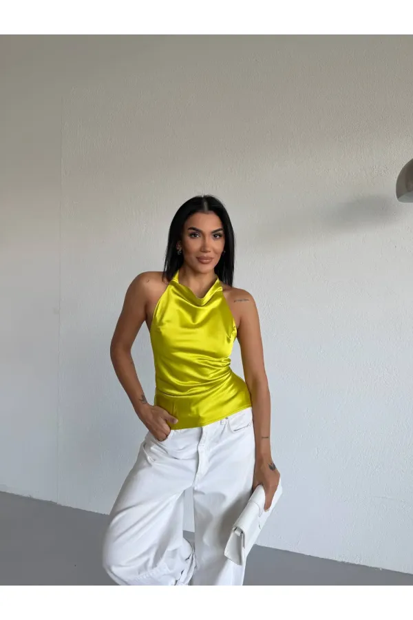 Kadın Fıstık Yeşil Halter Yaka Saten Kumaş Sırt Dekolteli Bluz HZL26W-FRY123801