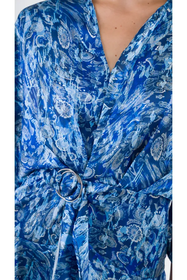 Kadın Mavi Desenli Saten Yüzeyli V Yaka Halka Detaylı Kuşaklı Mini Elbise HZL24S-YY230