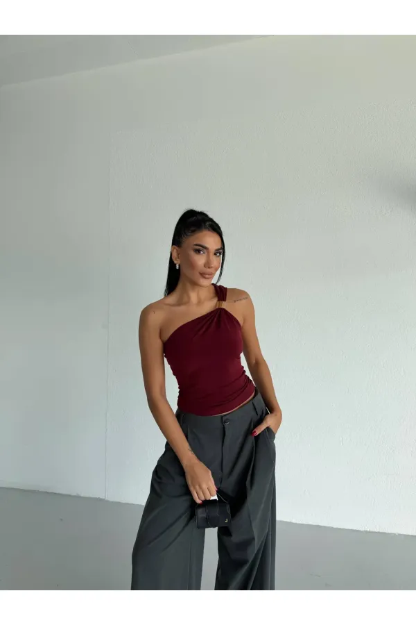 Kadın Bordo Tek Omuz Gold Metal Detaylı Sandy Bluz HZL26S-FRY123821