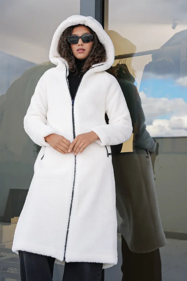 9132 Kapüşonlu Peluş Kaban - Krem