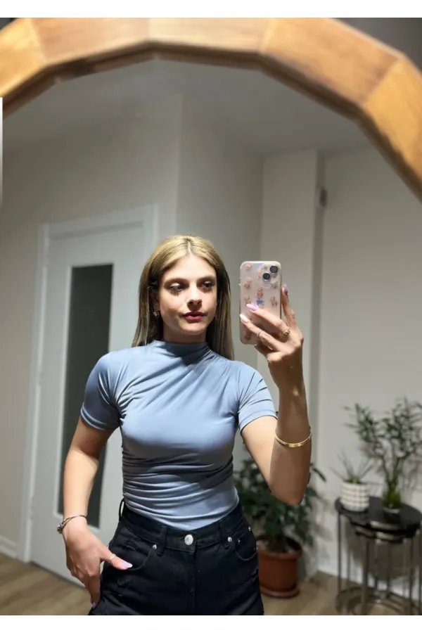 Kadın Gri Büzgü Detay Yarım Kol Sandy Bluz HZL25S-FRY121741