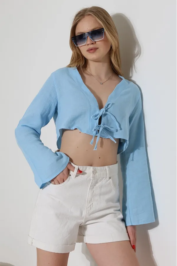 Kadın Buz Mavi Önden Bağlamalı Müslin Kumaş Crop Bluz HZL25S-DSB104071