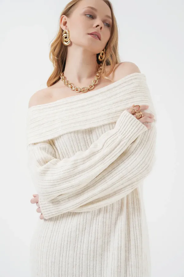 Robe oversize en maille à col Madonna 15920 - Écru