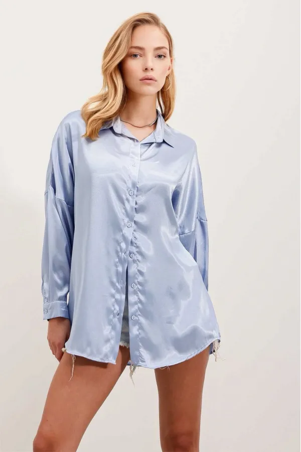 Chemise oversize fluide bleu glacier satinée pour femme HZL23S-BD139851