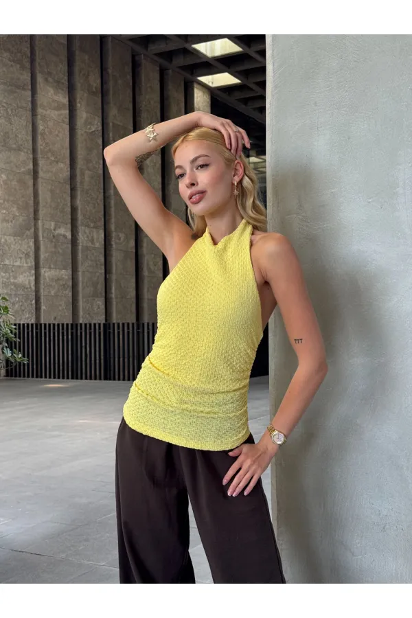 Kadın Sarı Boyundan Bağlamalı Gofre Kumaş Bluz HZL25S-ZK13631