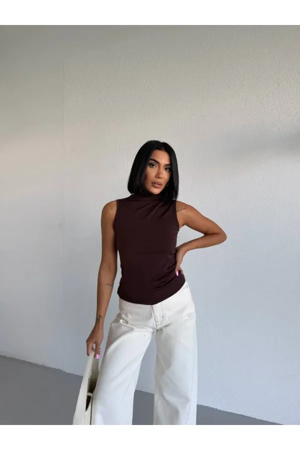 Women's Brown Turtleneck Sleeveless Sandy Crop Blouse HZL26S-FRY123931 Women's Brown Turtleneck Sleeveless Sandy Crop Blouse HZL26S-FRY123931