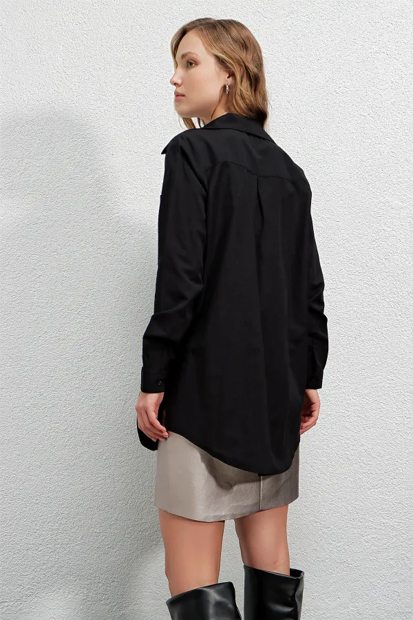 Kadın Siyah Yırtmaçlı Basic Uzun Kollu Boyfriend Poplin Uzun Gömlek HZL22W-BD138791