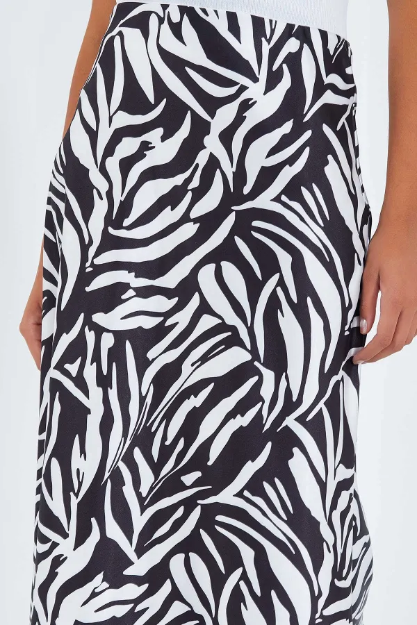 Kadın Zebra Desen Siyah Beyaz Saten Yüzeyli Beli Lastikli Midi Boy Etek Hzl23s-bd1101471