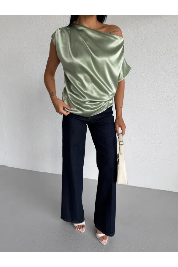 Kadın Çağla Yeşili Tek Omuz Asimetrik Kesim Saten Bluz HZL26W-FRY121171