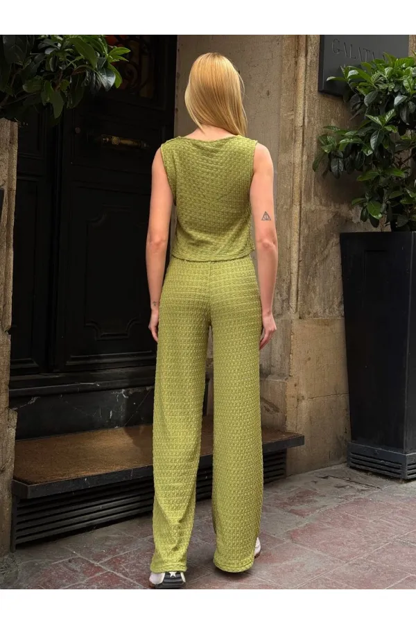 Kadın Fıstık Yeşil Beli Lastilkli Gofre Kumaş Pantolon HZL24S-ZK13261