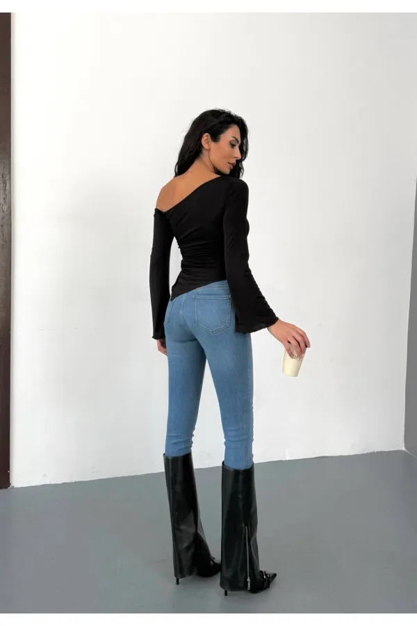 Kadın Siyah Asimetrik Kesim İspanyol Kol Beli Büzgülü Sandy Bluz HZL25W-FRY123591