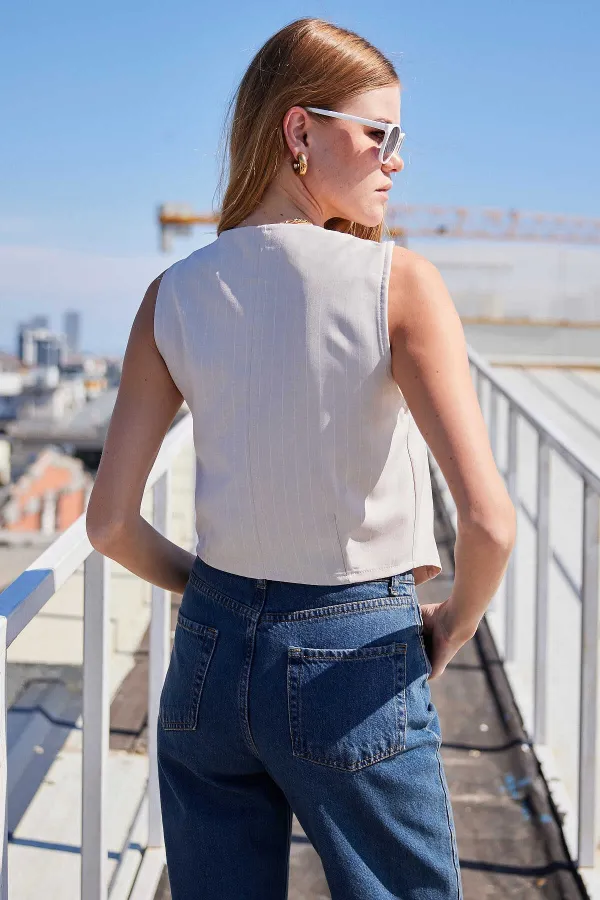 Kadın Krem Çizgili Düğmeli Astarsız Dokuma Yelek HZL24S-BD167941