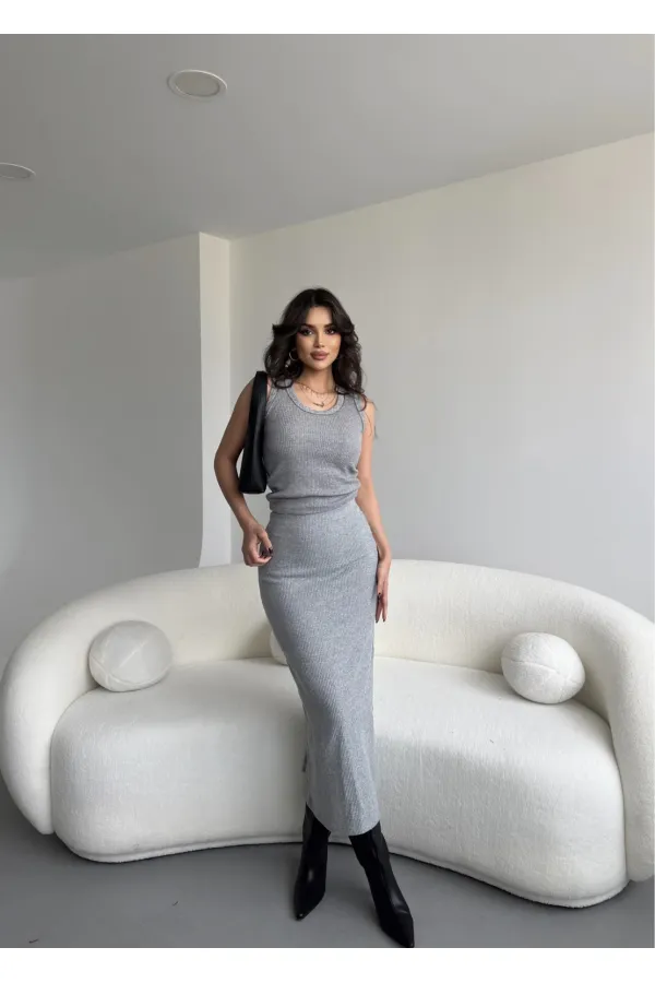 Kadın Gri Triko Crop Uzun Yırtmaçlı Etek Takım HZL25W-ZK1991