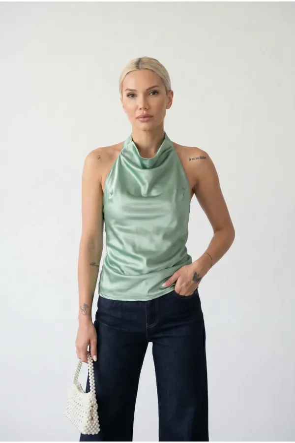 Kadın Çağla Yeşil Halter Yaka Saten Kumaş Sırt Dekolteli Bluz HZL26W-FRY123801