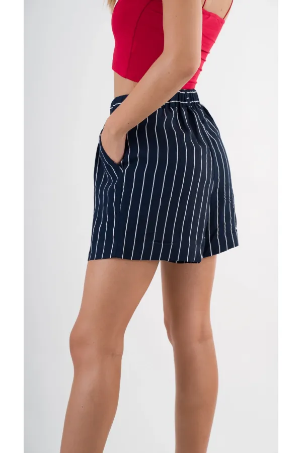 Kadın Lacivert Çizgili  Beli Lastikli Düğme Detaylı Cepli Şort HZL24S-YY277