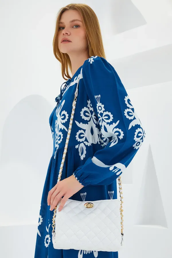 Sac bandoulière blanc pour femme avec détail chaîne 010165