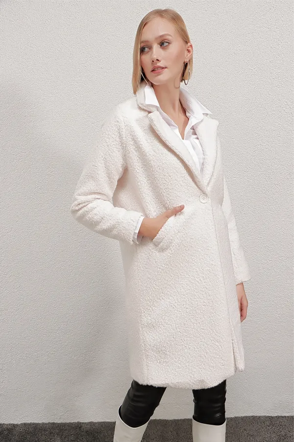 Kadın Kemik Tek Düğmeli Çift Cepli Astarlı Buklet Kaşe Kaban HZL22W-BD190821