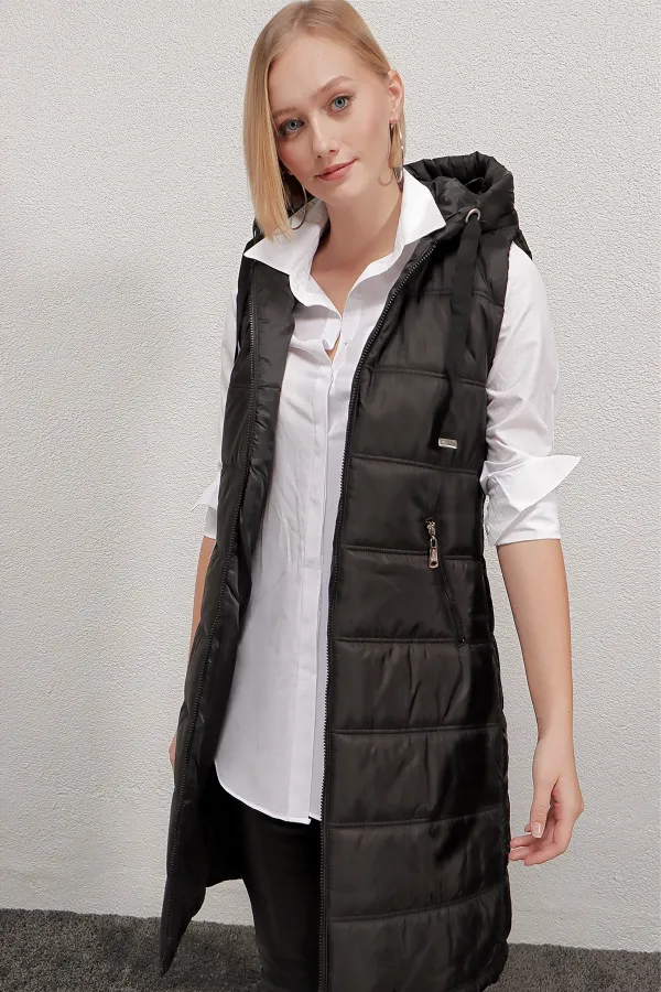 Kadın Siyah Sabit Kapüşonlu Astarlı Uzun Şişme Yelek HZL22W-BD151401