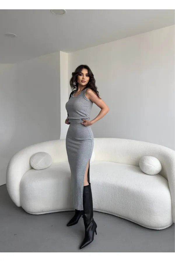 Kadın Gri Triko Crop Uzun Yırtmaçlı Etek Takım HZL25W-ZK1991
