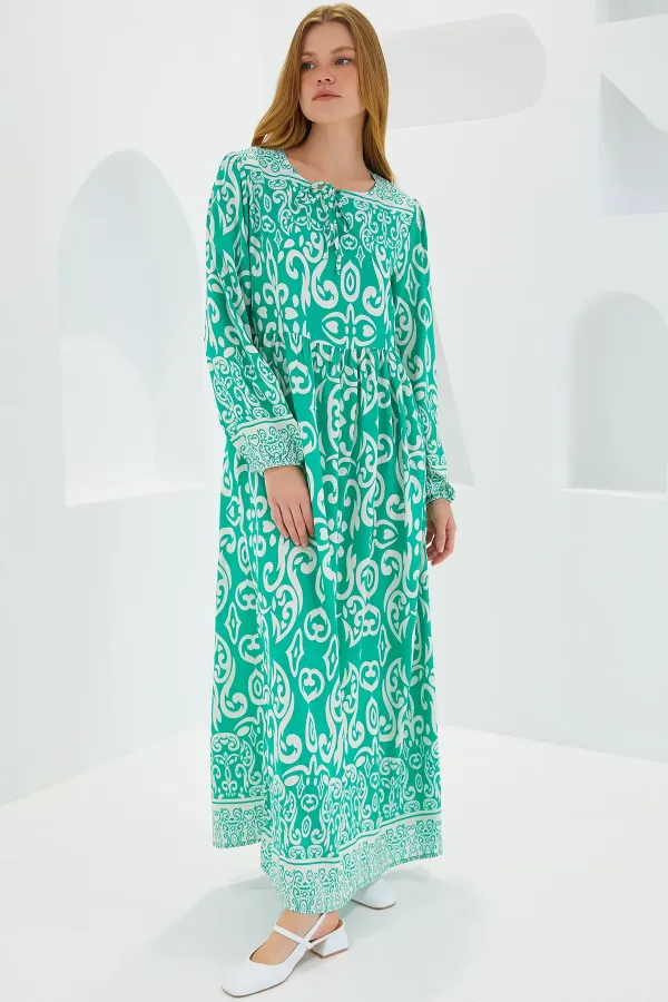 Robe longue en viscose à motifs verts et blanc cassé pour femme, 1947