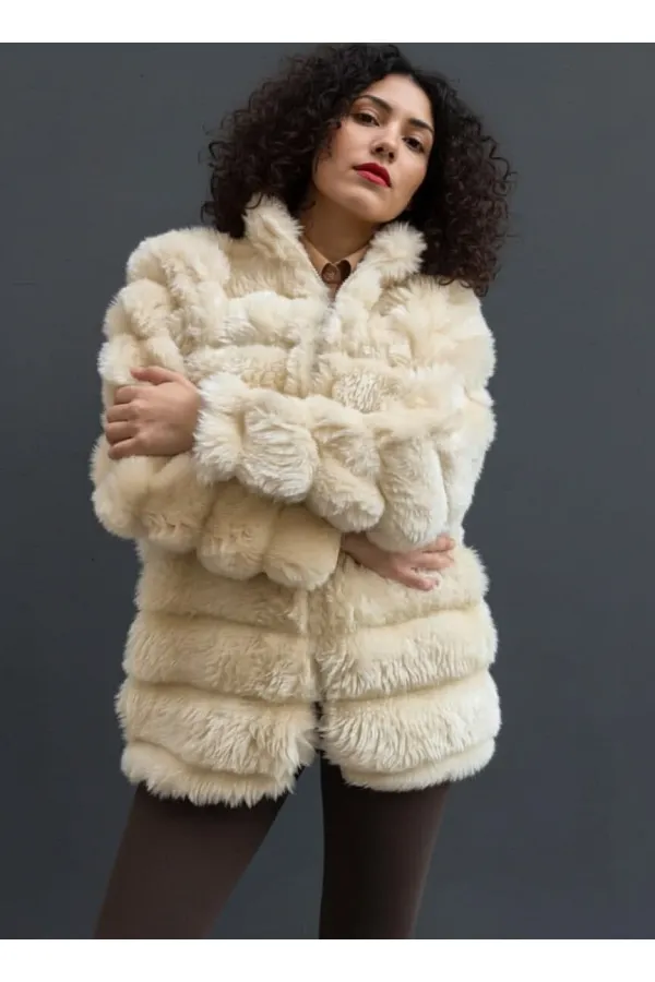 Kadın Açık Krem Şık Peluş Suni Kürk Ceket HZL23W-DSB110061
