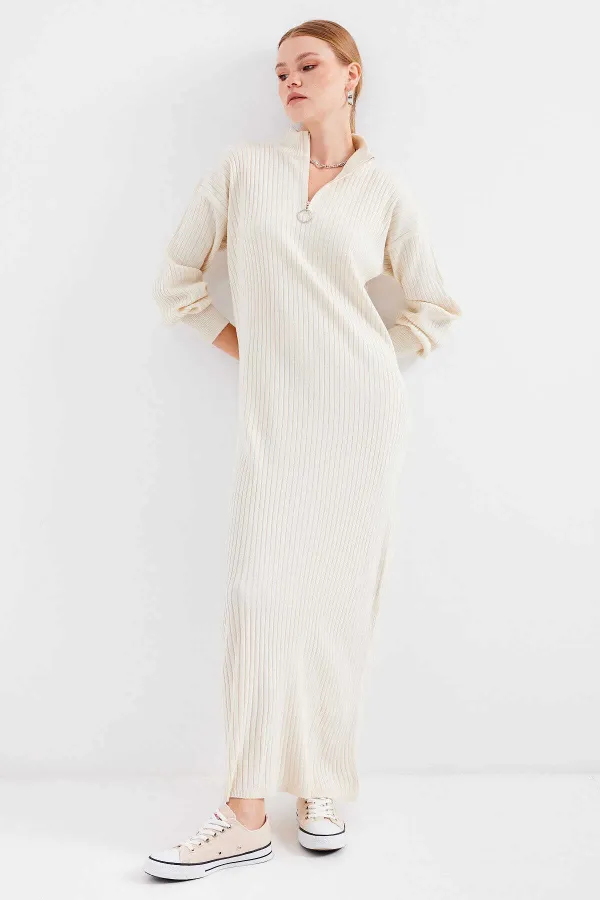 Robe longue en maille côtelée crème à col zippé pour femme HZL24W-BD1102271