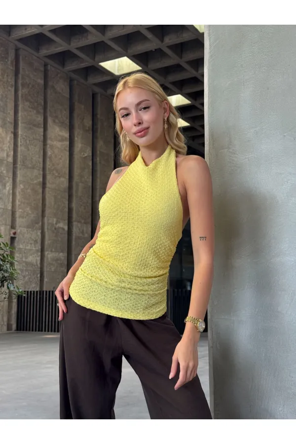 Kadın Sarı Boyundan Bağlamalı Gofre Kumaş Bluz HZL25S-ZK13631